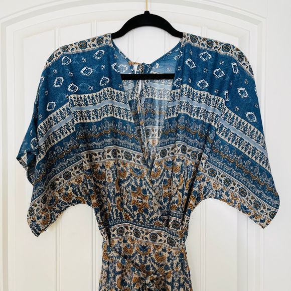 Vici Boho Wrap Dress Size Medium - Picture 2 of 6